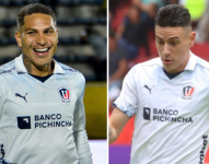 Paolo Guerrero y Mauricio Martínez en un partido con Liga de Quito