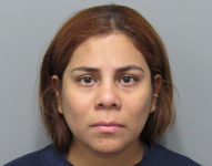 Kristel Candelario abandonó a la pequeña por más de una semana por irse de viaje. El padre de la menor suplica por una visa humanitaria.