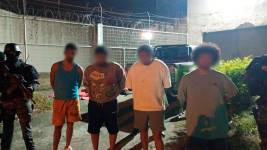 Cuatro hombres fueron detenidos con Fito el pasado 25 de junio de 2025 en Montecristi, Manabí. La Fiscalía se abstuvo de acusarlos.