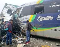 Fue necesario la utilización de maquinaria para sacar los cuerpos que quedaron atrapados entre los fierros.