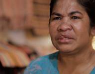 A Meriance Kabu le brotan las lágrimas cuando recuerda su historia de abuso en Kuala Lumpur.