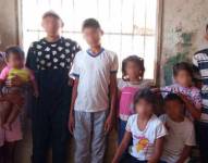 Rudy Arzolar con su familia.