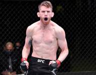 Cory Sandhagen, celebrando su triunfo en el UFC.