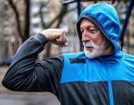 Cómo los músculos cambian con la edad (y cómo mantenerlos en forma a medida que envejecemos)