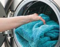 Lavarlas con frecuencia a baja temperatura, es mejor que lavarlas de tanto en tanto a temperaturas elevadas.