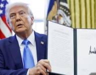 Fotografía del presidente Donald Trump tras haber firmado una orden ejecutiva en la Casa Blanca.