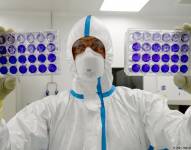 El país vecino reconoció la aparición del primer caso de la variante de India.