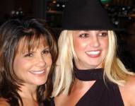 Britney Spears con su madre en el estreno de un filme en 2002.