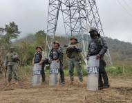 Las Fuerzas Armadas lograron ingresar al cerro Montecristi luego de que el Gobierno lo declaró como Área Reservada Militar de Defensa.