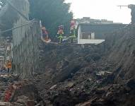 Un muro se fue al piso en el sector de Ponceano Bajo, al norte de Quito.
