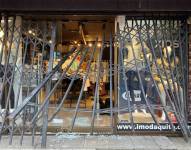 Fachada del local robado.