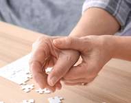 El Parkinson se identifica en movimientos involuntarios.