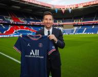 La primera foto oficial de 'Leo' con la camiseta del club francés.