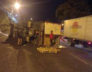 Una fuerte congestión vehicular se produjo en la zona tras el volcamiento del vehículo pesado.