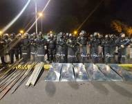 Armas y escudos decomisados en un operativo en el sector de la Casa de la Cultura