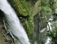 Las actividades en Baños se vieron afectadas por el clima, recomiendan no acercarse a zonas de ríos y cascadas.