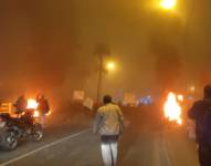 Un grupo de manifestantes cerró el paso en el puente de Gualo que se ubica nororiente de la capital.