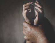 Las Naciones Unidas definen la violencia contra la mujer como todo acto de violencia de género que resulte, o pueda tener como resultado un daño físico, sexual o psicológico para la mujer.