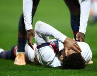 El delantero francés Desiré Doué sufrió una lesión muscular.