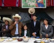 La concesión de asilo político a la familia de Castillo alimenta la tensión diplomática entre Perú y México.