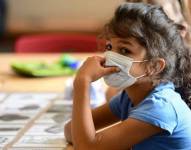 Los niños desarrollan por lo general un cuadro más leve de la enfermedad cuando se contagian.