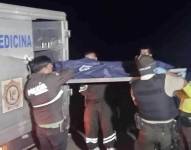 Criminalística realizó el levantamiento de los cadáveres tanto del interior de la casa como de sus alrededores. Twitter