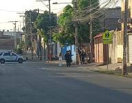 Escena de atentado contra la vida de una mujer al norte de Guayaquil.