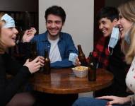 ¿El elevado riesgo de contraer la covid-19 que supone saltarse las medidas pesa menos que las necesidades de socialización y disfrute?