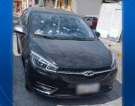 Según reportes policiales, el auto de las víctimas fue interceptado por otro vehículo desde el cual bajaron varios hombres armados y dispararon.
