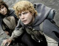 El señor de los anillos está protagonizada por Elijah Wood comos Frodo y Sean Astin como Sam.