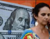 Qué son los dólares bajo el colchón que Javier Milei quiere utilizar para incentivar la economía de Argentina