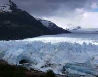 El glaciar Perito Moreno, en Argentina, es uno de los pocos que se mantiene estable pese al calentamiento global. ANALÍA LLORENTE