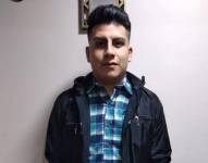 Cristian tenía 21 años cuando dejó Ecuador. La situación económica hacía imposible que pudiera continuar estudiando.