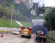 Quito: un accidente de tránsito provocó el incendio de un vehículo en el Túnel Guayasamín
