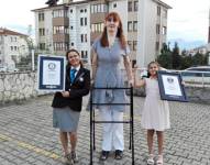 Rumeysa Gelgi mide 2,15 metros.