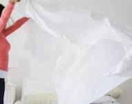 Las mujeres solteras cambian las sábanas con más frecuencia que los hombres.