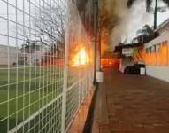 Instalaciones incendiadas de Orense SC, club machaleño.