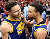 Los resucitados Golden State Warriors eliminaron este jueves a los Dallas Mavericks en la final del Oeste.