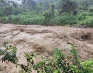 Existe crecida del río en el sector de Puembo en LaManá.