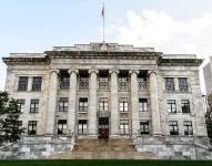 El director de la morgue de la Universidad de Harvard y otrs tres personas son acusadas de vender partes de cadáveres huanos por internet