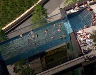 Sky pool: las fotos de la exclusiva piscina flotante en Londres