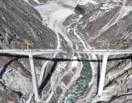 Así lucía el puente Hongqi antes de colapsar en China.
