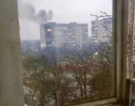 Maxim, un residente de Mariupol, dice estar aterrorizado por los constantes bombardeos rusos.