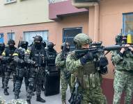 Las Fuerzas Armadas en coordinación con la Policía Nacional, realizaron las operación de control de armas, municiones y explosivos en el C.P.L. Cotopaxi N.º 1.