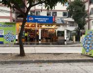 Una balacera en una tienda de Sauces 4, norte de Guayaquil, deja a un policía herido