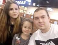 Oleg, con su esposa Irina y su hija Sofía.