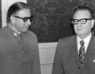 Pinochet fue nombrado por Allende comandante en jefe del Ejército chileno apenas tres semanas antes del golpe en que lo derrocó.