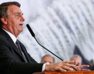 El problema intestinal de Bolsonaro puede estar relacionado con las cirugías que se realizó tras sufrir una puñalada.