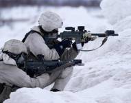 Soldados suecos participan en la primera prueba de los nuevos planes militares de la OTAN en respuesta a la invasión de Rusia a Ucrania.