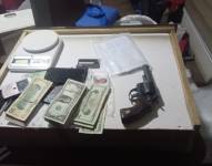 Las autoridades capturaron a tres personas con USD 76 600 y armas en El Oro.